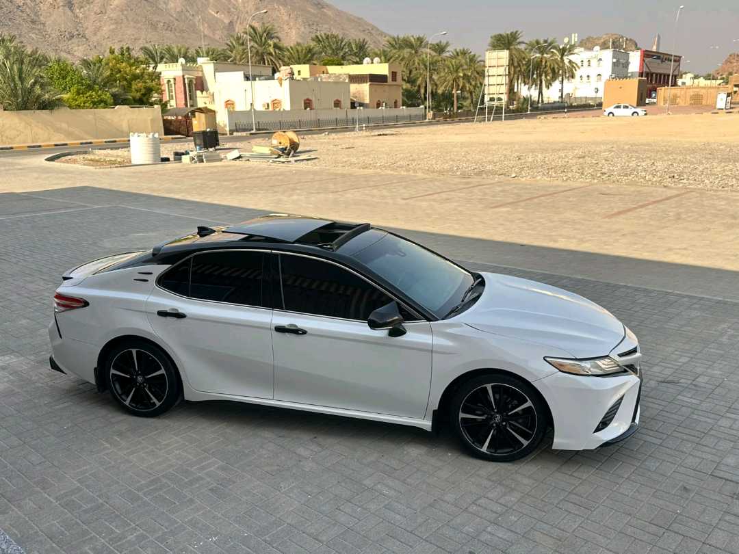 Car Image 2018 TOYOTA CAMRY XSE