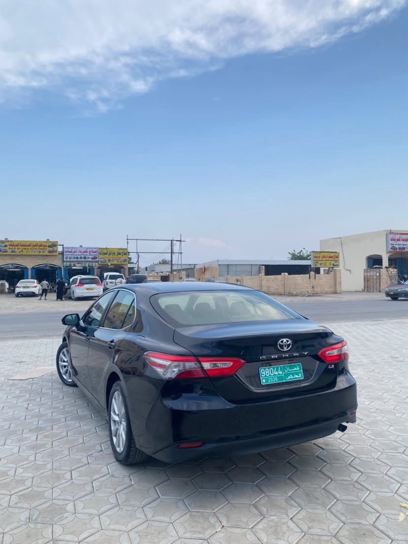 Car Image 2018 TOYOTA CAMRY LE