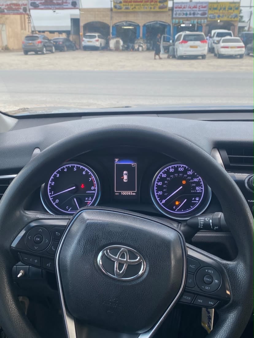 Car Image 2018 TOYOTA CAMRY LE