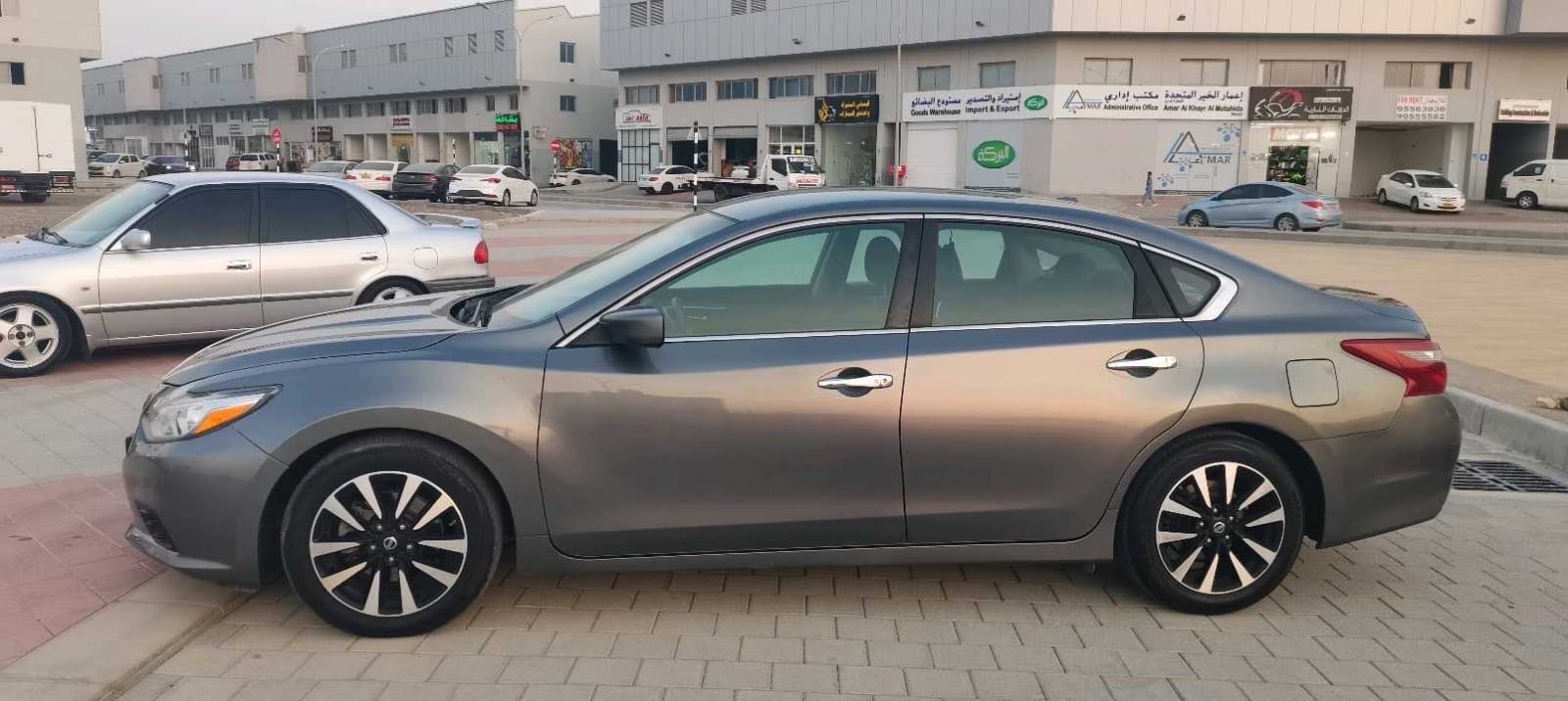 Car Image 2018 NISSAN ALTIMA SV