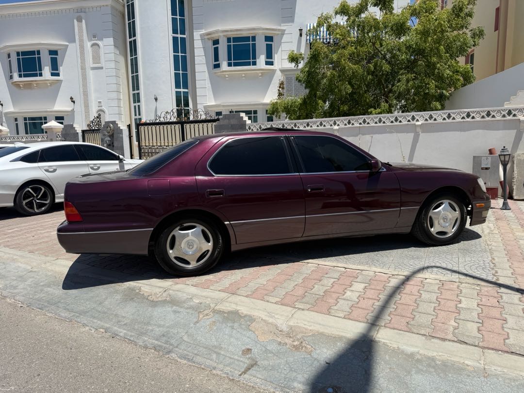Car Image 1998 LEXUS LS 