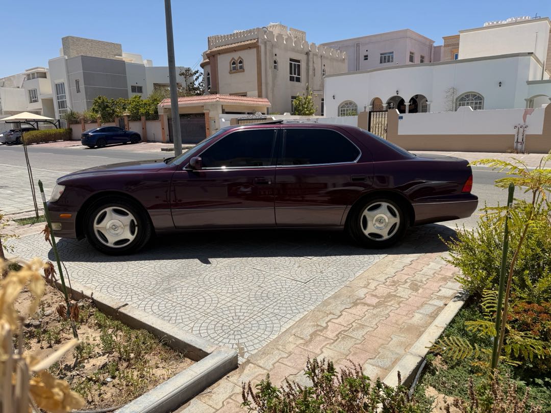 Car Image 1998 LEXUS LS 