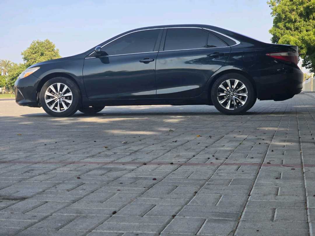 Car Image 2017 TOYOTA CAMRY XLE