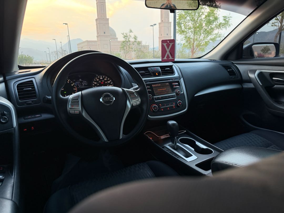 Car Image 2018 NISSAN ALTIMA S
