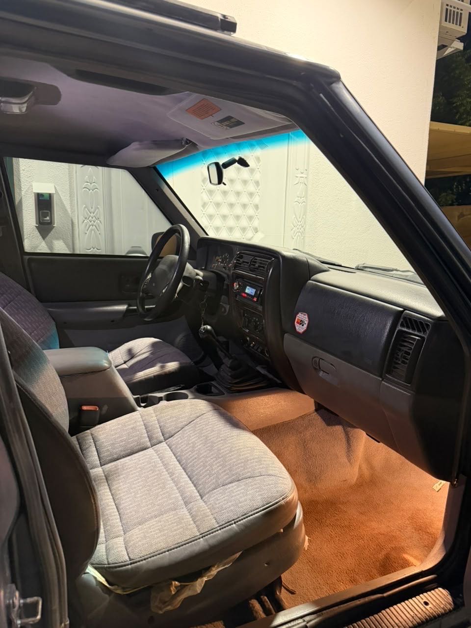 Car Image 1997 JEEP CHEROKEE Sport