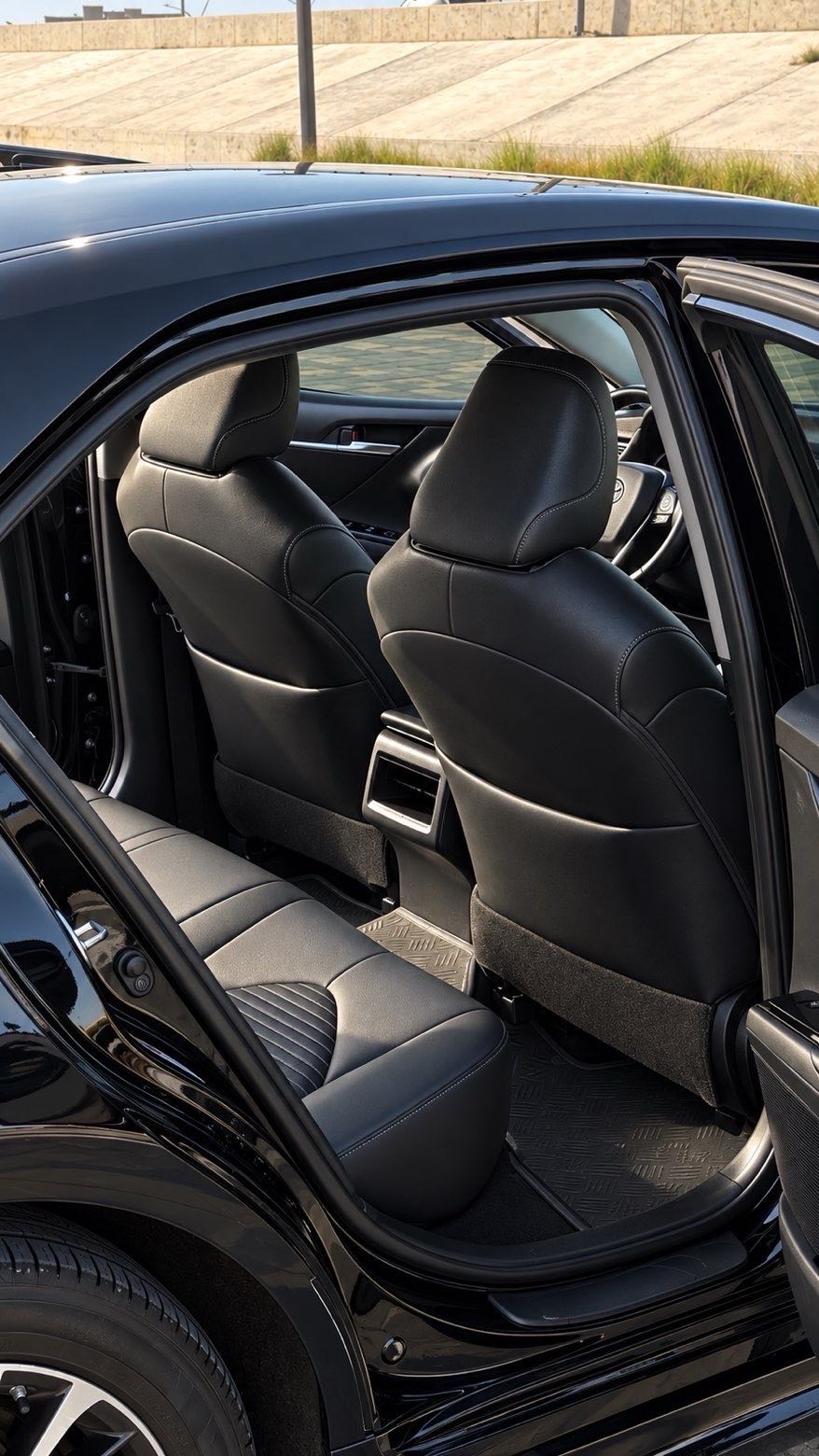 Car Image 2018 TOYOTA CAMRY SE