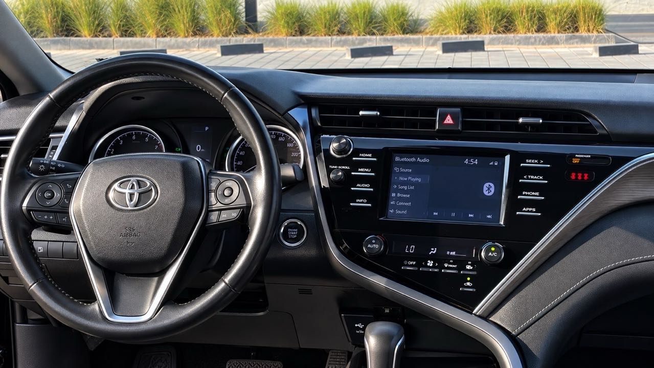 Car Image 2018 TOYOTA CAMRY SE