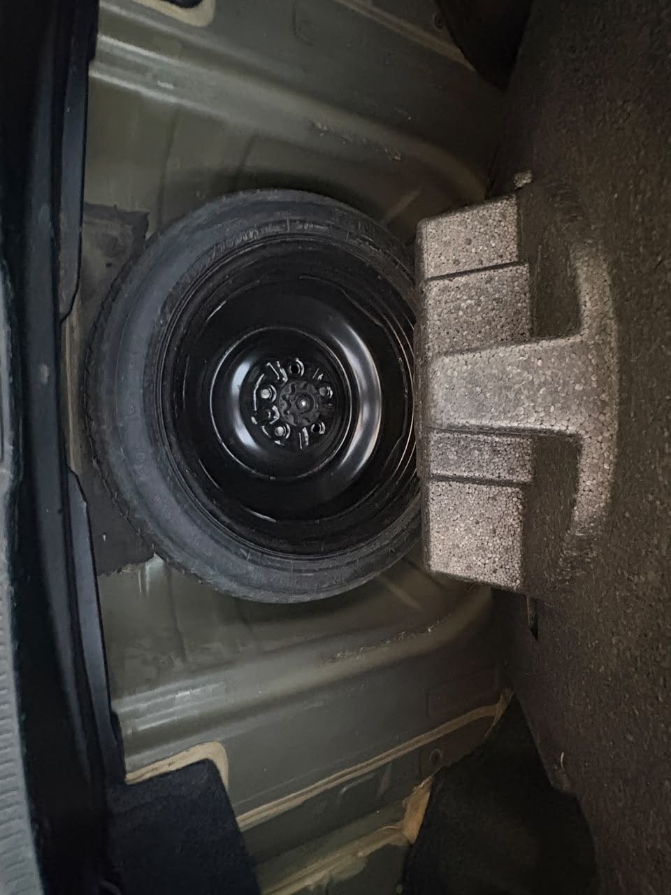 Car Image 2015 TOYOTA CAMRY SE