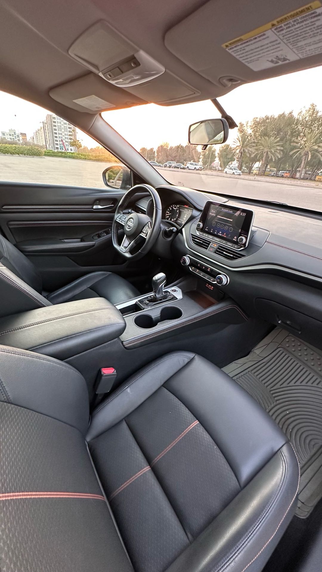Car Image 2019 NISSAN ALTIMA SR