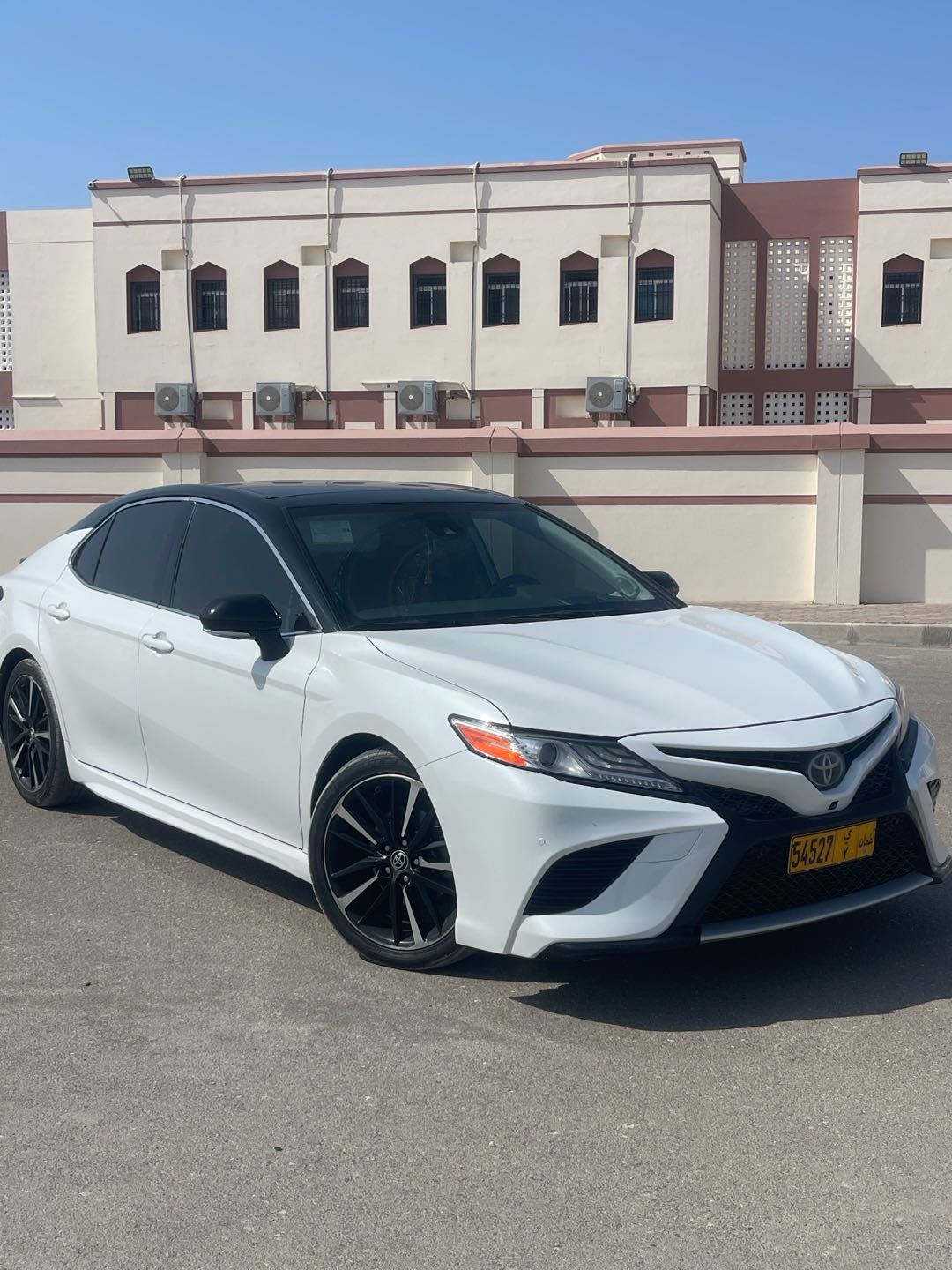 Car Image 2019 TOYOTA CAMRY XLE