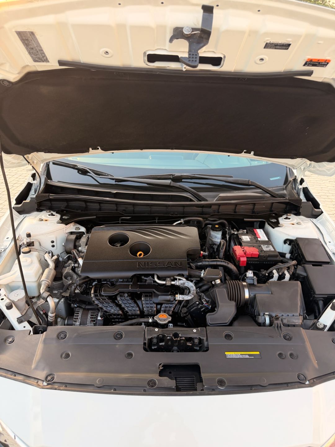 Car Image 2019 NISSAN ALTIMA SR