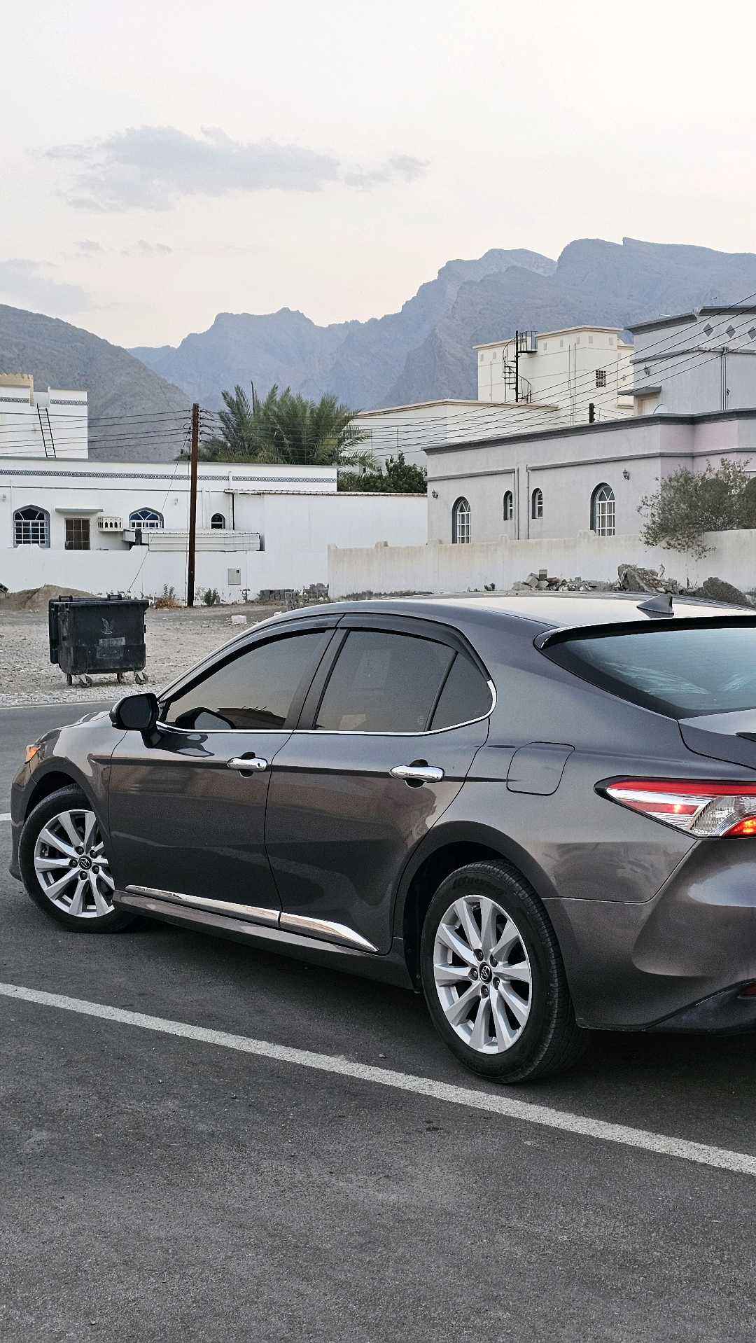 Car Image 2019 TOYOTA CAMRY LE