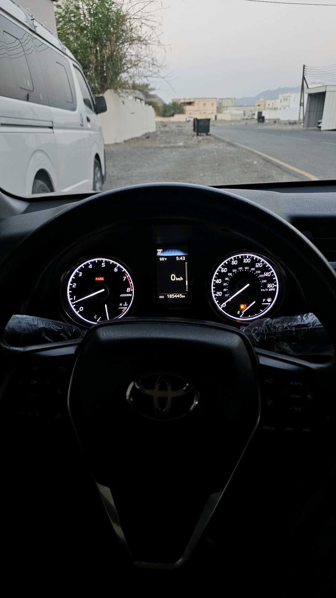 Car Image 2019 TOYOTA CAMRY LE