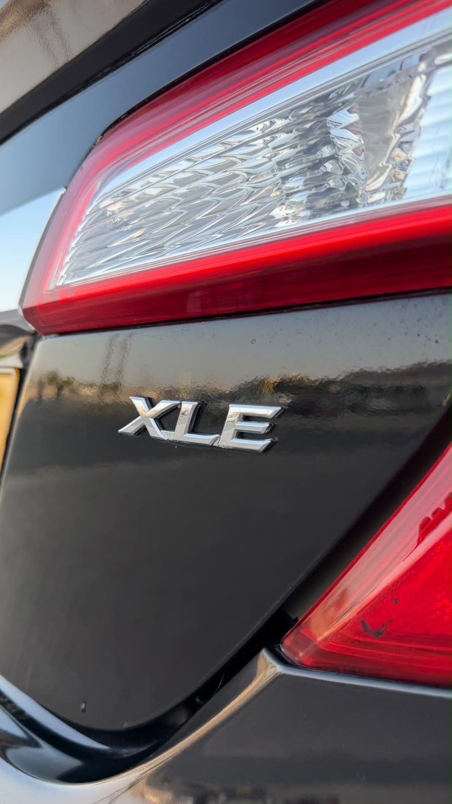 Car Image 2014 TOYOTA CAMRY XLE
