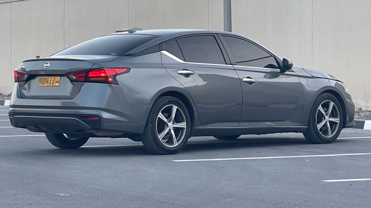 Car Image 2020 NISSAN ALTIMA SV