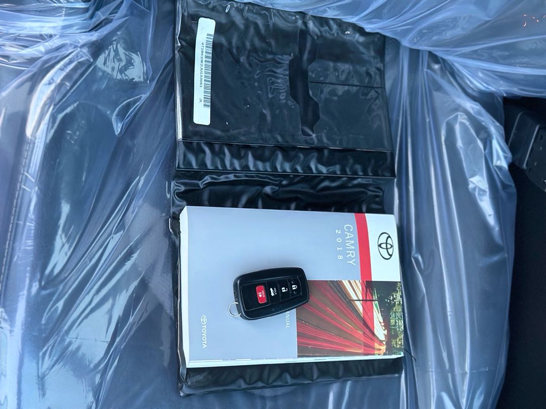 Car Image 2018 TOYOTA CAMRY XSE