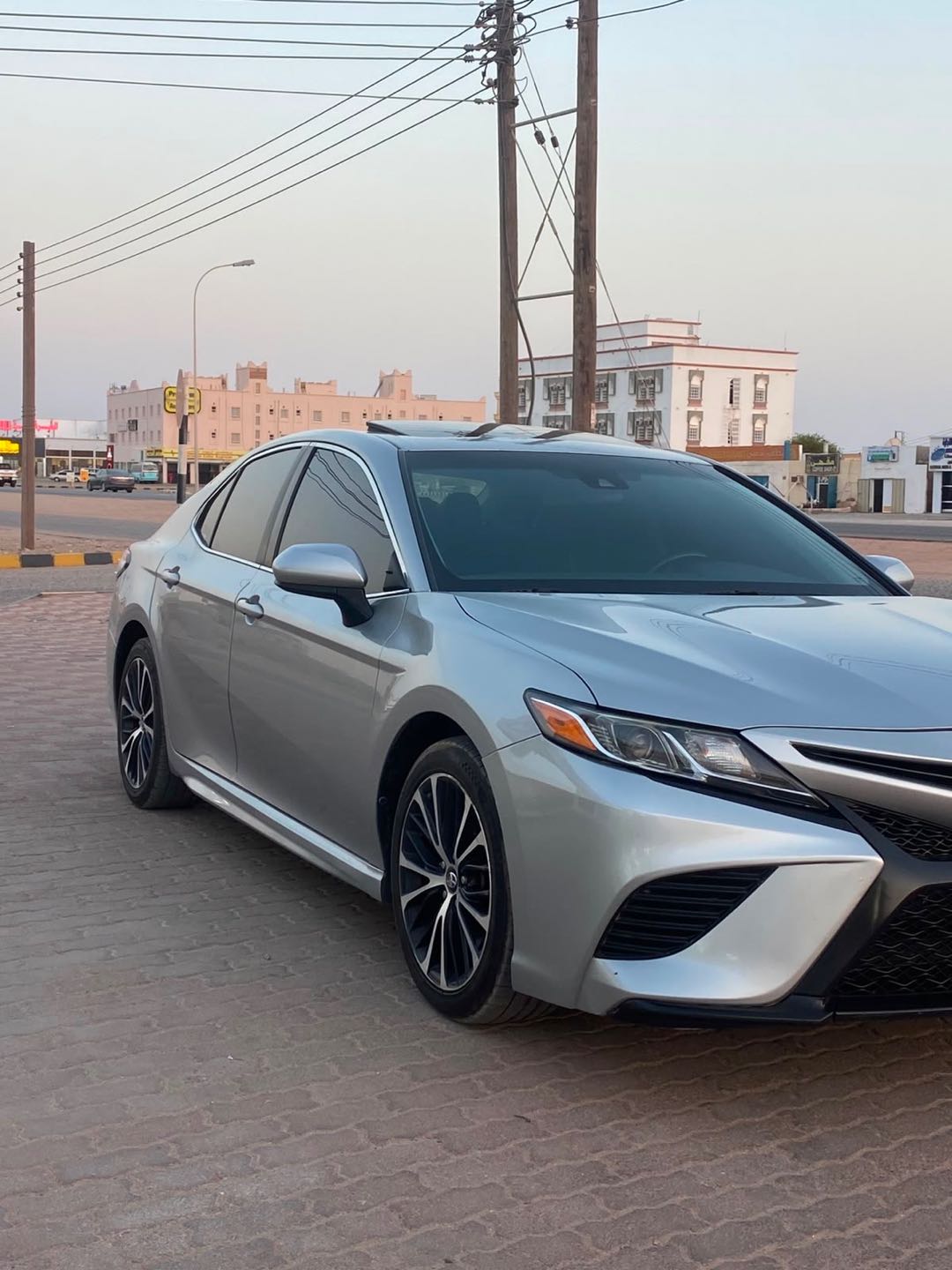 Car Image 2018 TOYOTA CAMRY SE