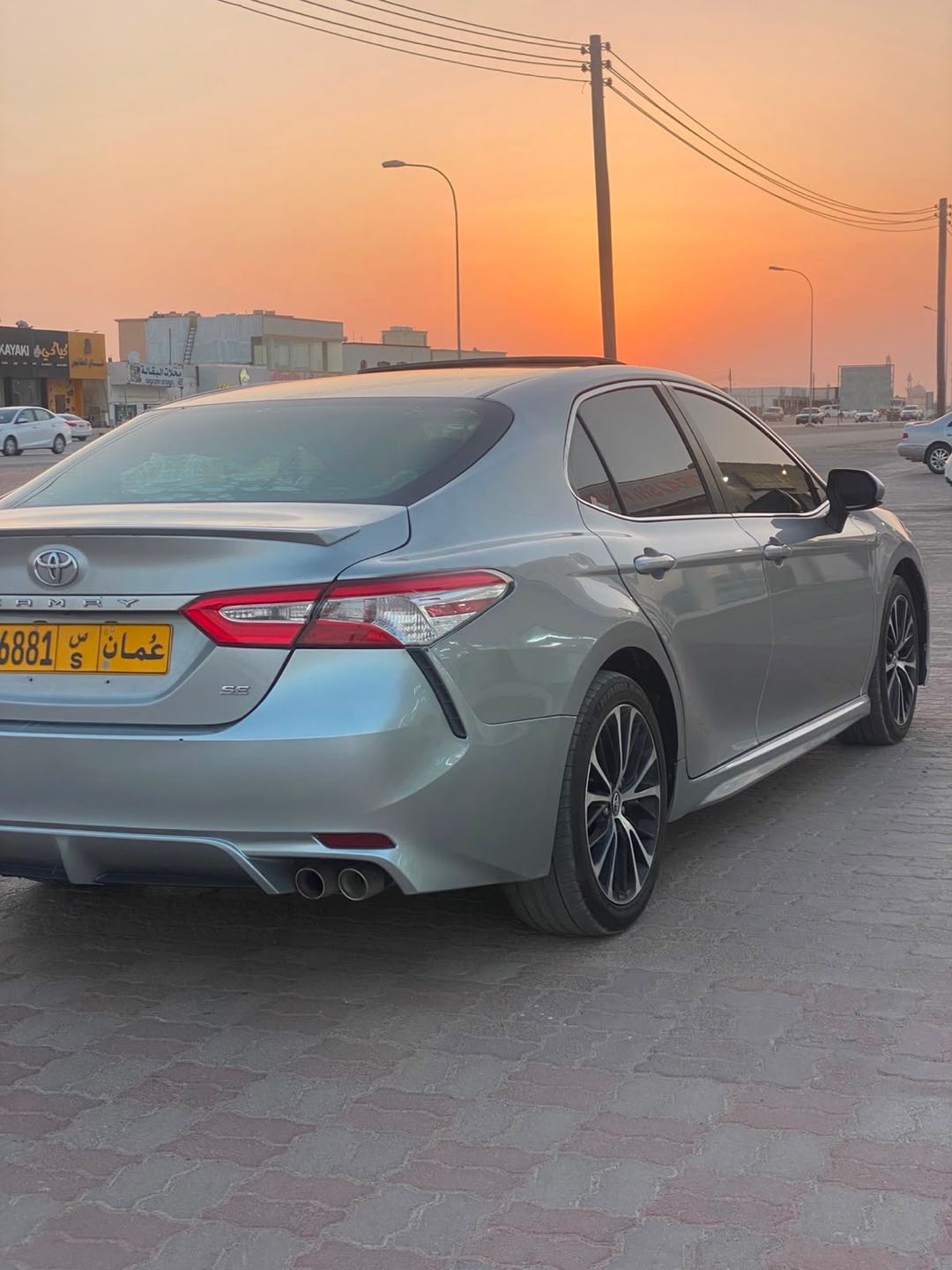 Car Image 2018 TOYOTA CAMRY SE