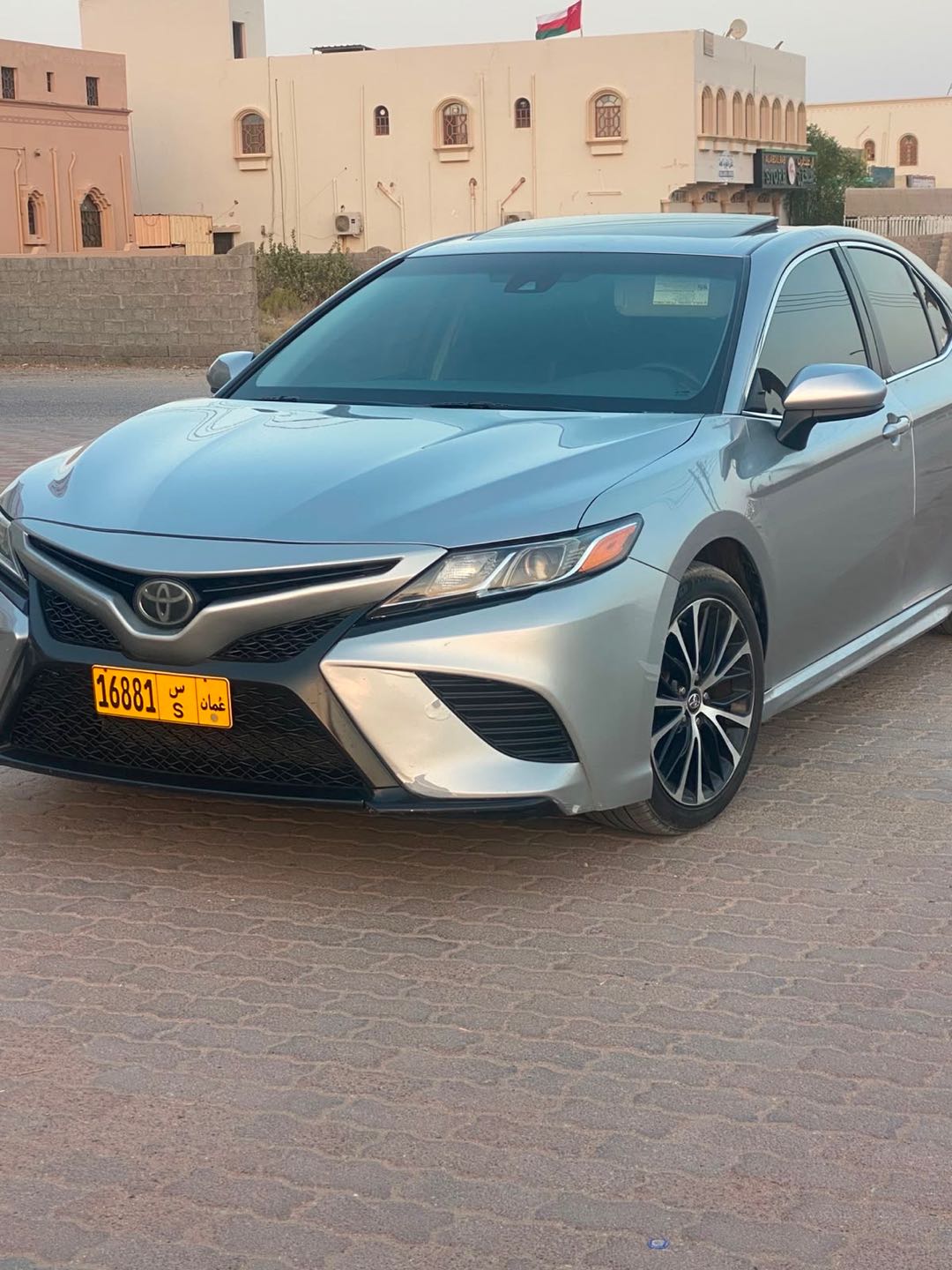 Car Image 2018 TOYOTA CAMRY SE