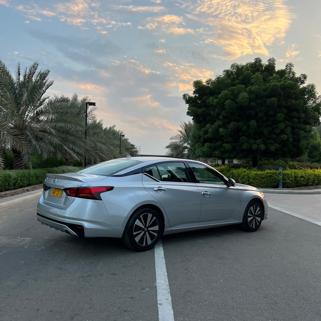 Car Image 2019 NISSAN ALTIMA SL