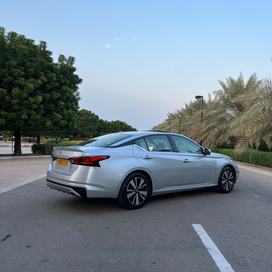 Car Image 2019 NISSAN ALTIMA SL