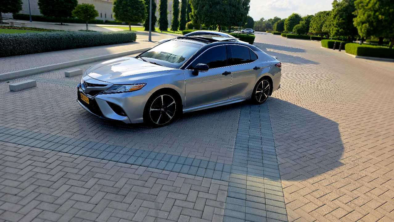 Car Image 2018 TOYOTA CAMRY XSE