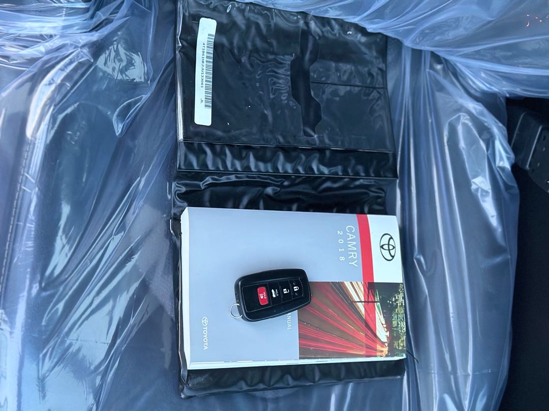 Car Image 2018 TOYOTA CAMRY XSE