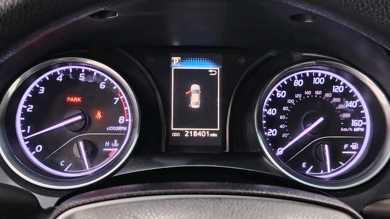 Car Image 2018 TOYOTA CAMRY LE