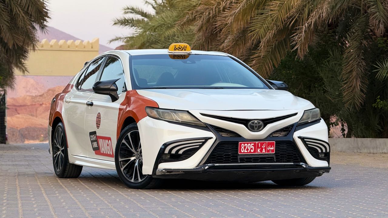 Car Image 2018 TOYOTA CAMRY SE
