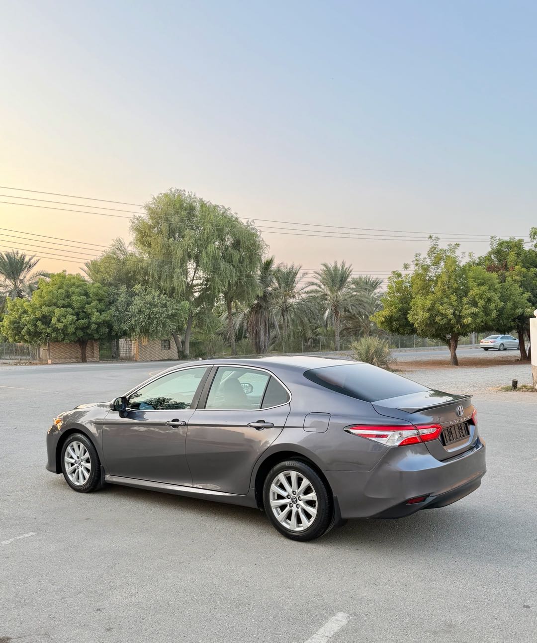 Car Image 2018 TOYOTA CAMRY LE