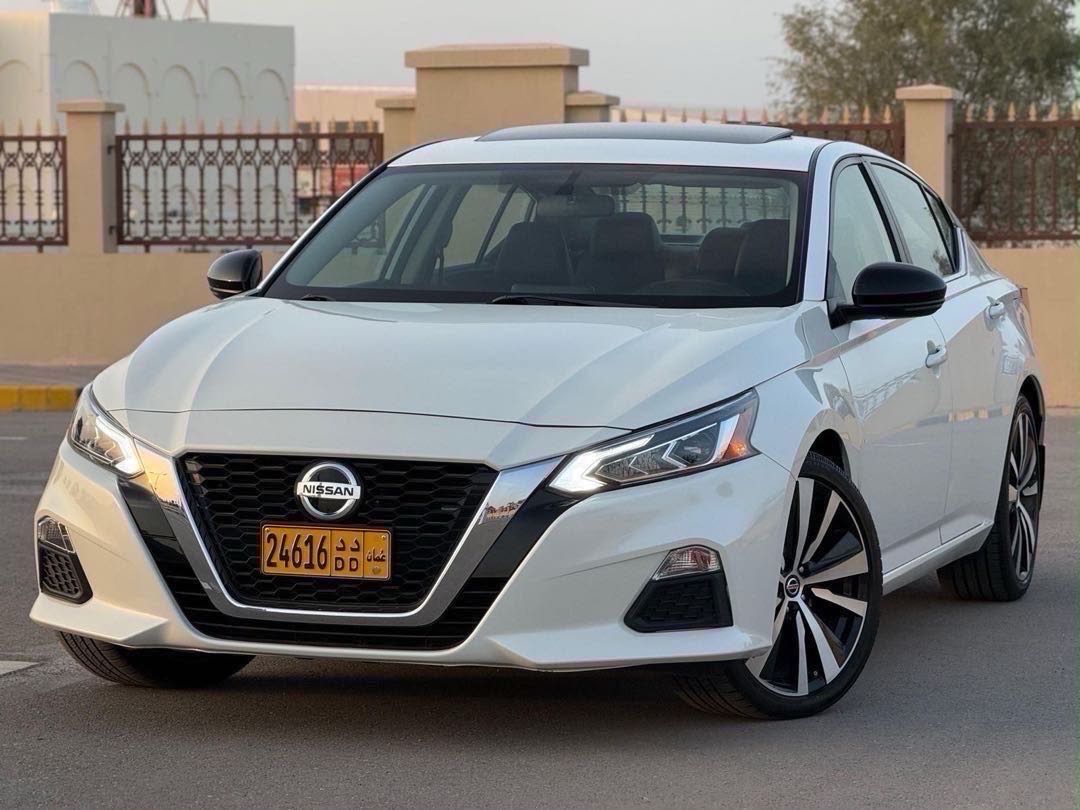 Car Image 2019 NISSAN ALTIMA SR