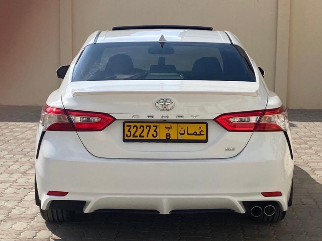 Car Image 2018 TOYOTA CAMRY SE