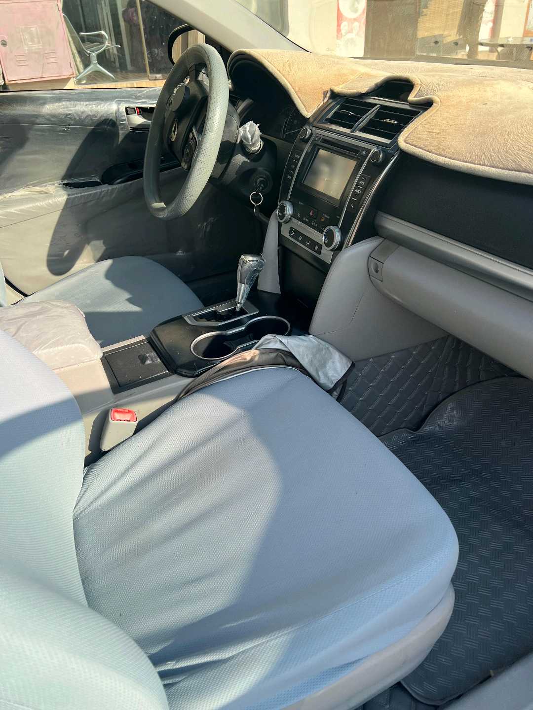 Car Image 2014 TOYOTA CAMRY SE