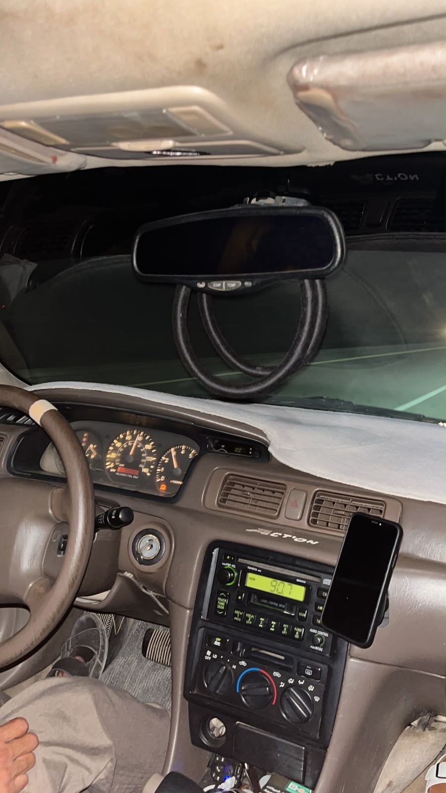 Car Image 1997 TOYOTA CAMRY SE