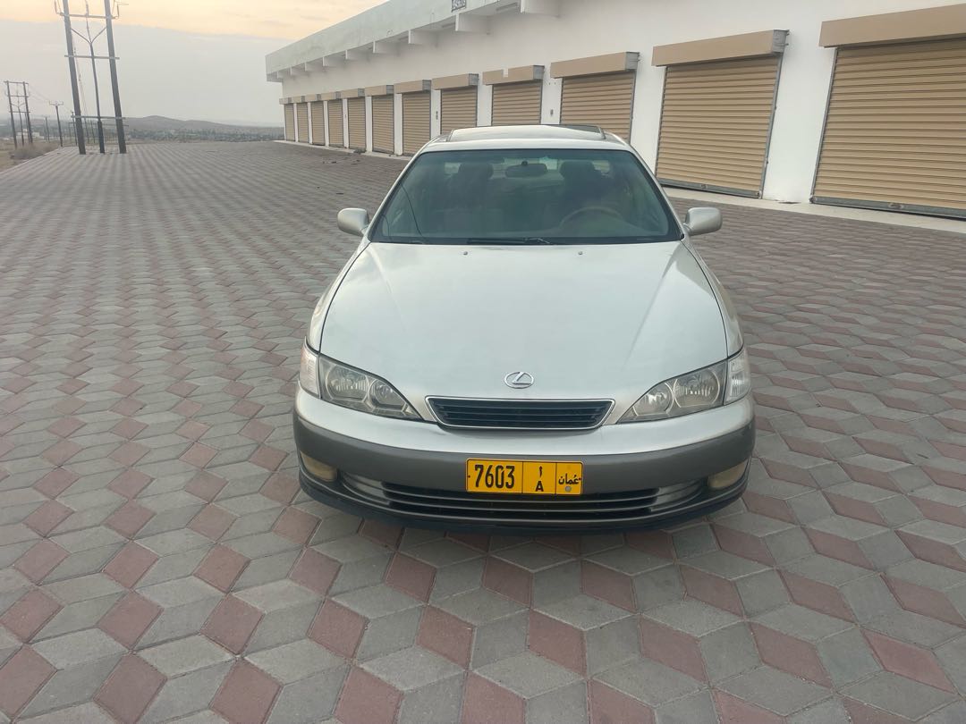 Car Image 1999 LEXUS ES 300