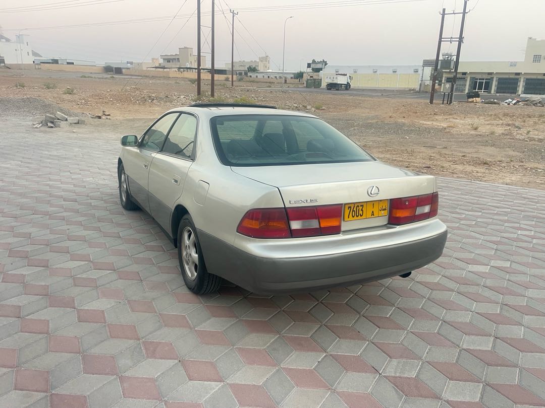 Car Image 1999 LEXUS ES 300