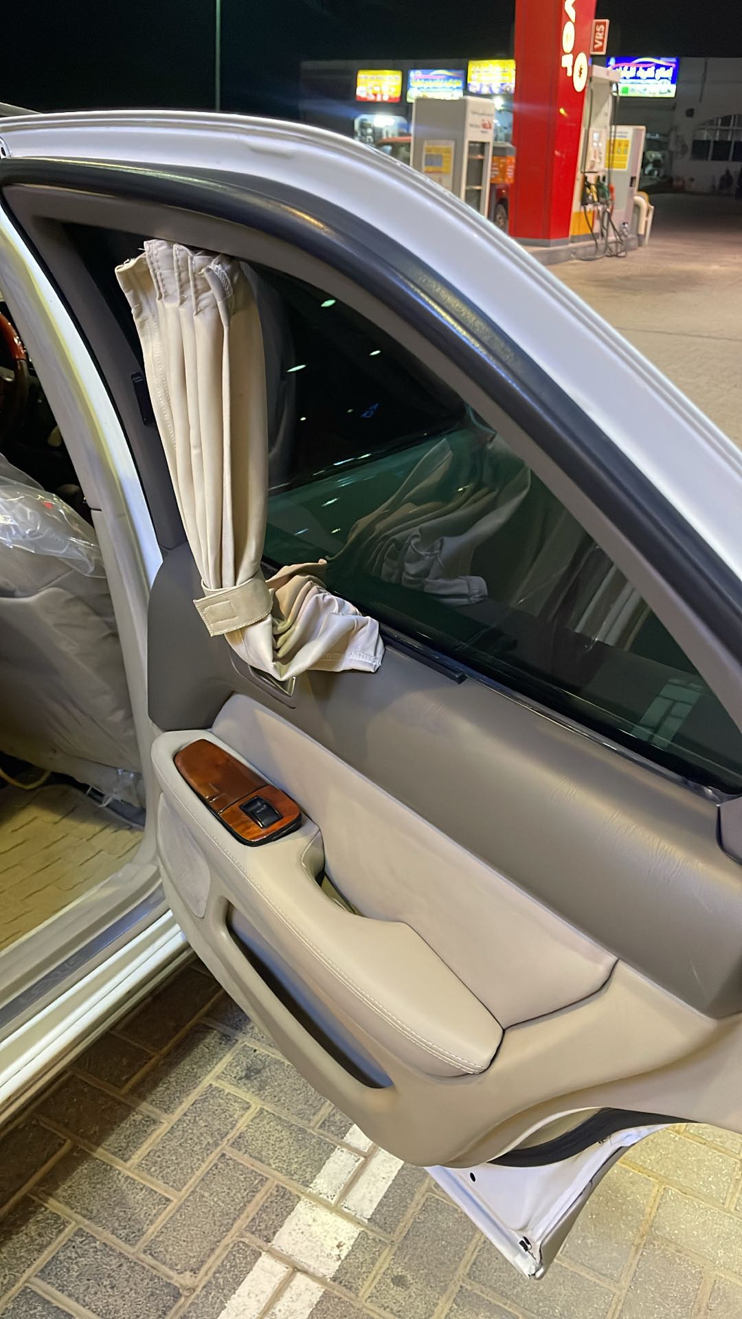 Car Image 1998 LEXUS LS 400