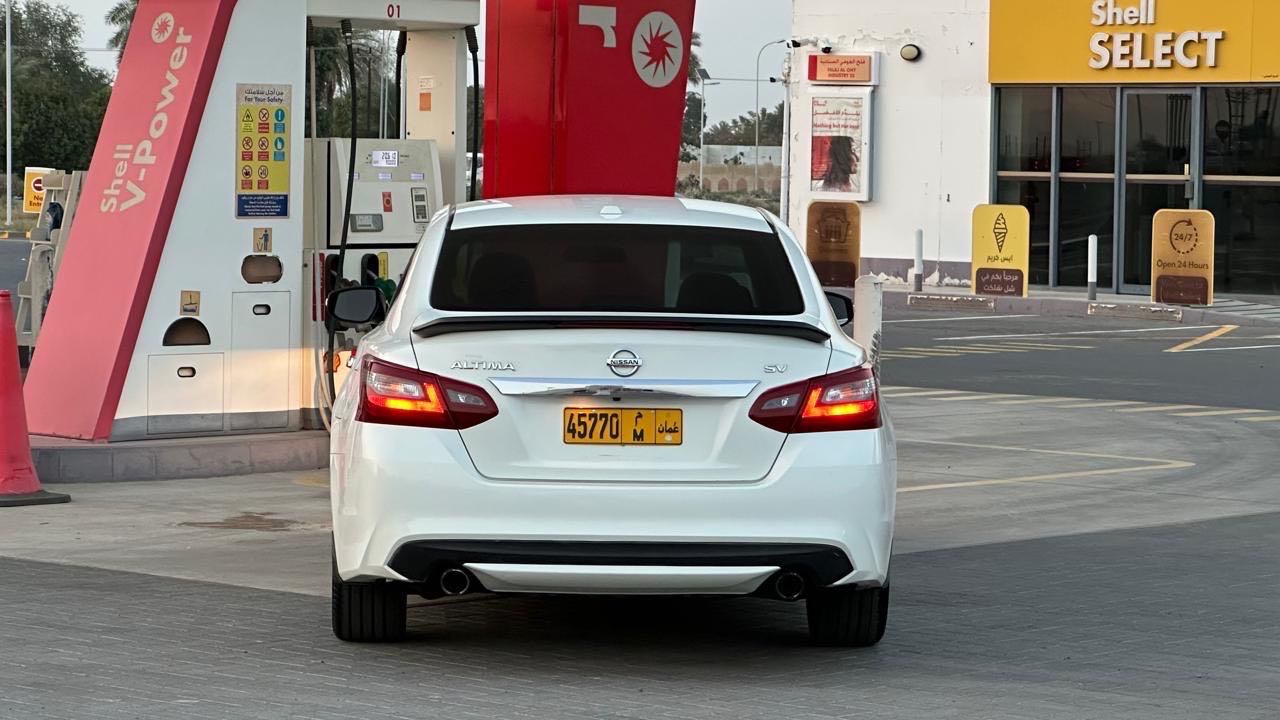 Car Image 2018 NISSAN ALTIMA SV