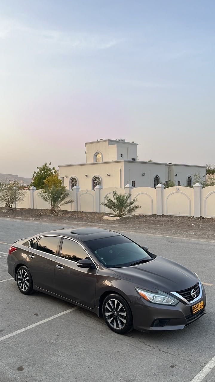 Car Image 2017 NISSAN ALTIMA SL
