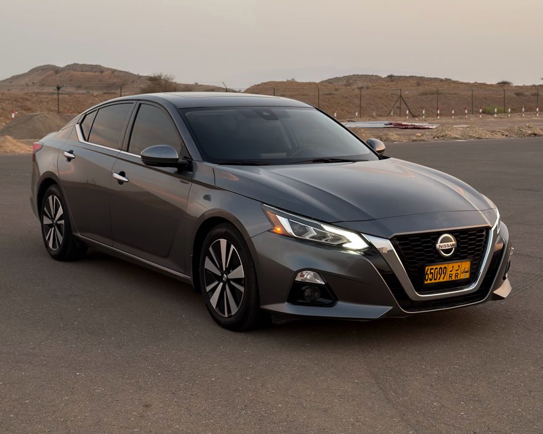 Car Image 2021 NISSAN ALTIMA SV