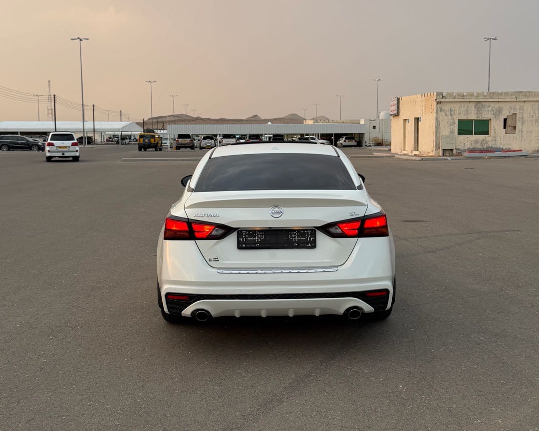 Car Image 2019 NISSAN ALTIMA SL