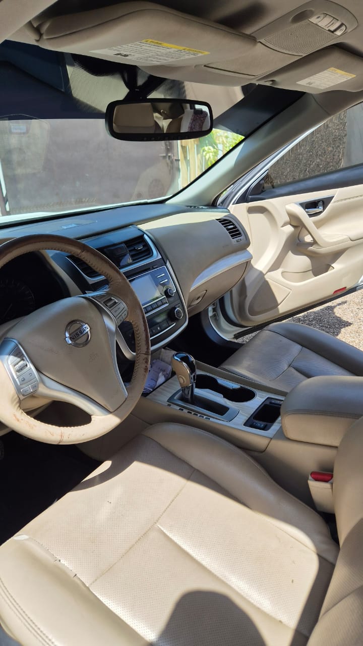 Car Image 2017 NISSAN ALTIMA SV