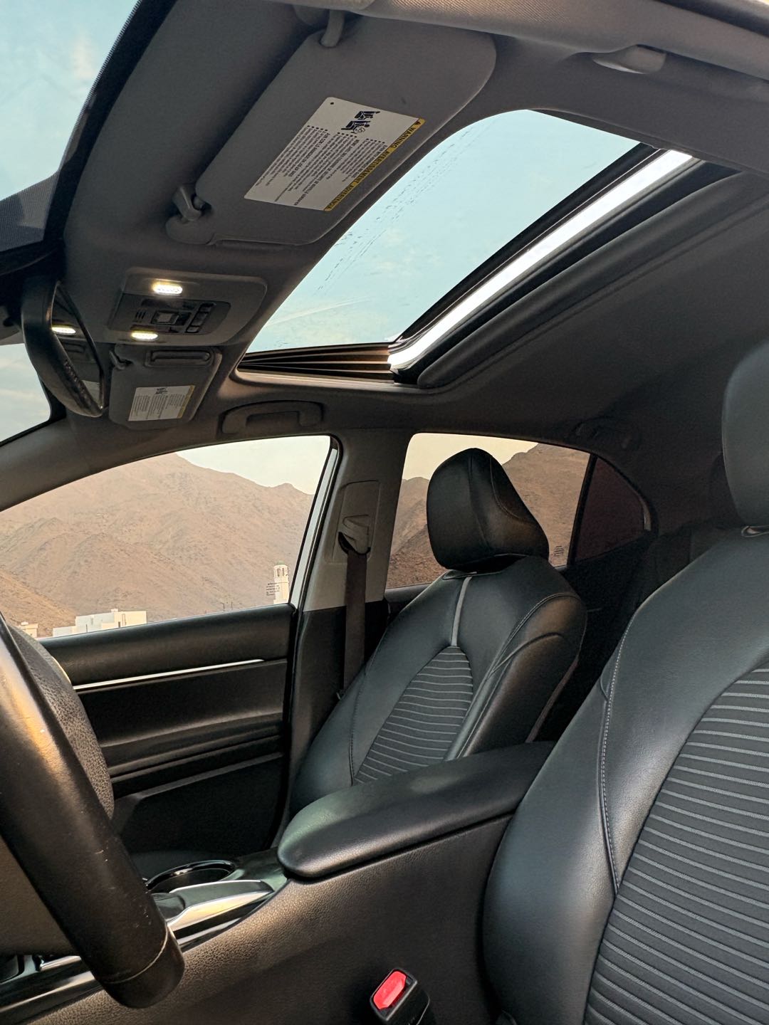 Car Image 2019 TOYOTA CAMRY SE