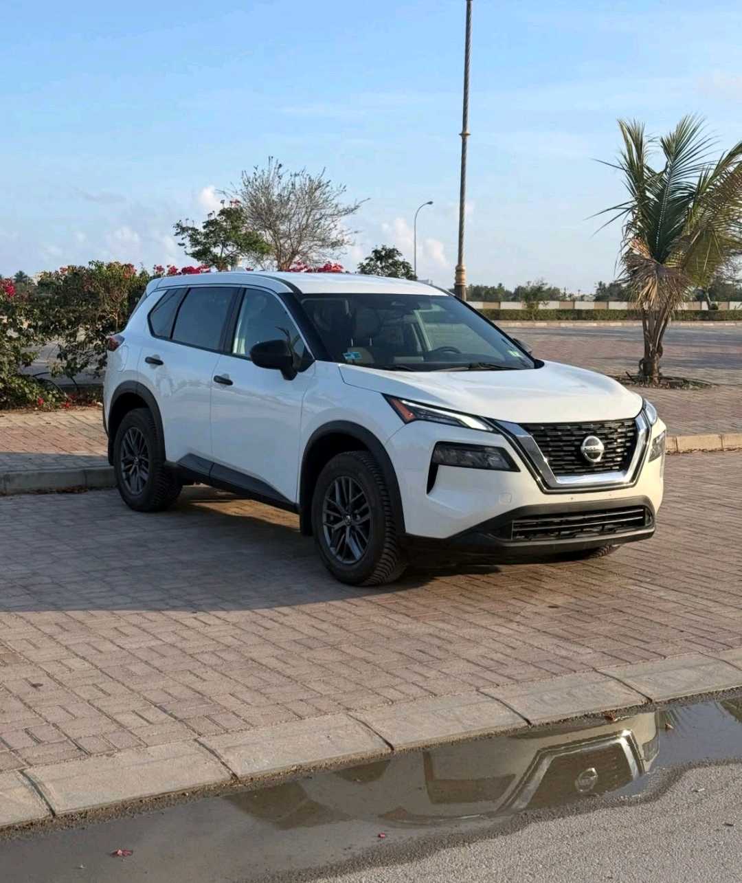 Car Image 2021 NISSAN ROGUE SV