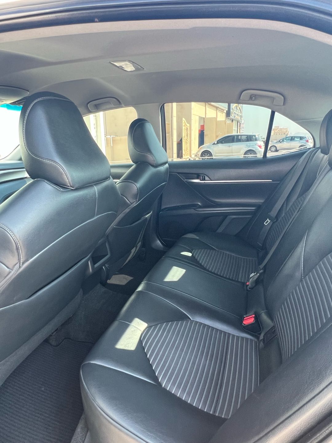 Car Image 2018 TOYOTA CAMRY SE