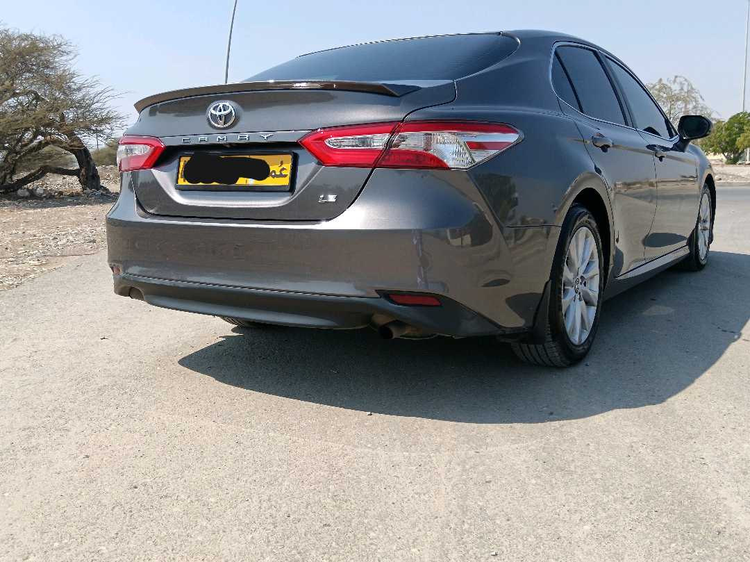 Car Image 2018 TOYOTA CAMRY LE
