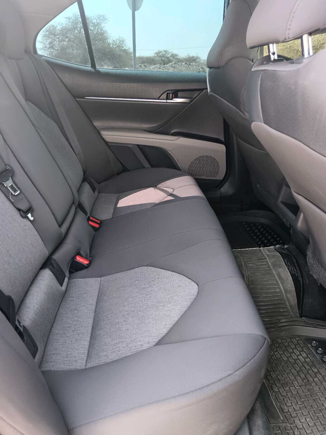 Car Image 2018 TOYOTA CAMRY LE