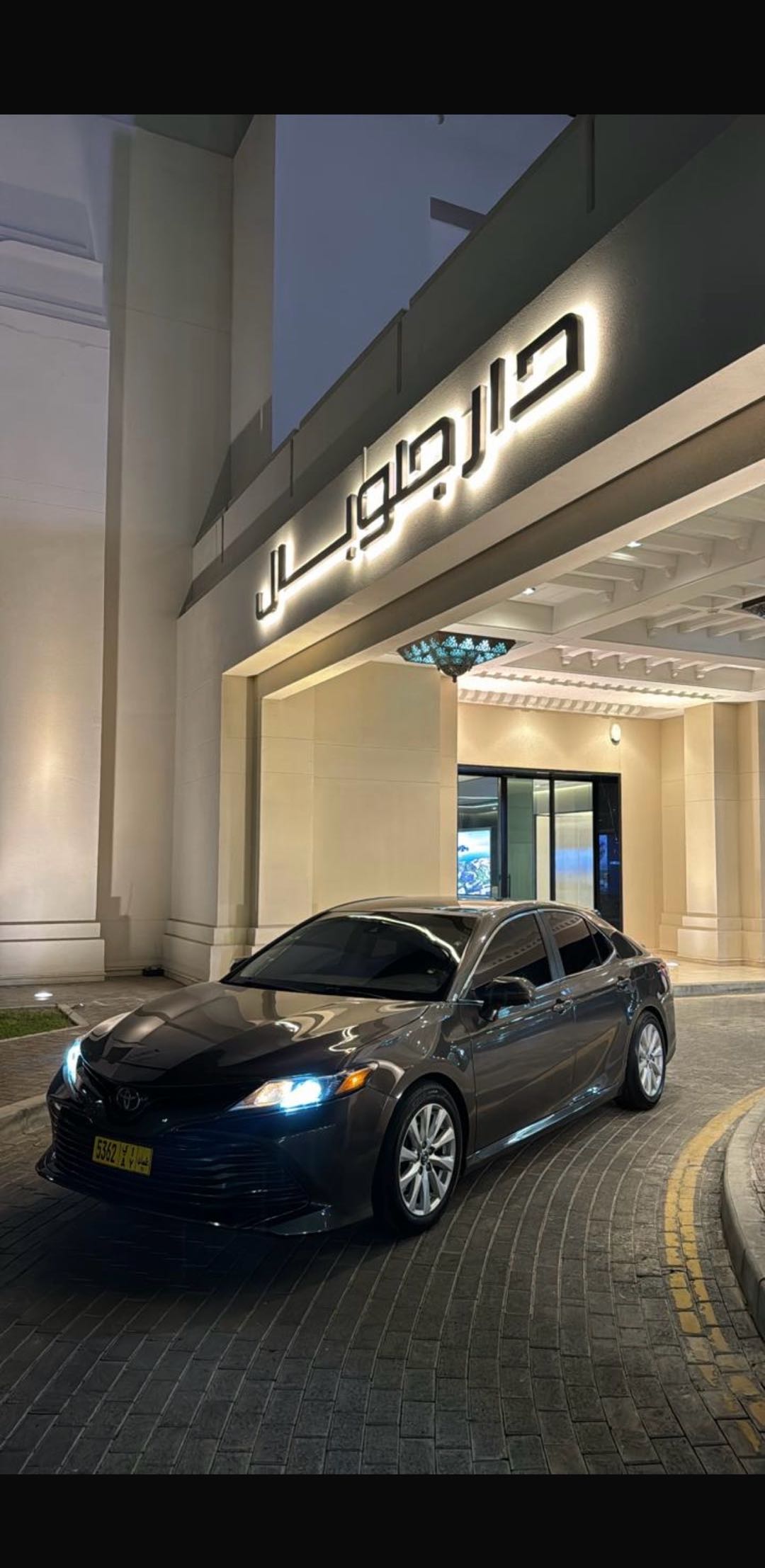 Car Image 2018 TOYOTA CAMRY LE