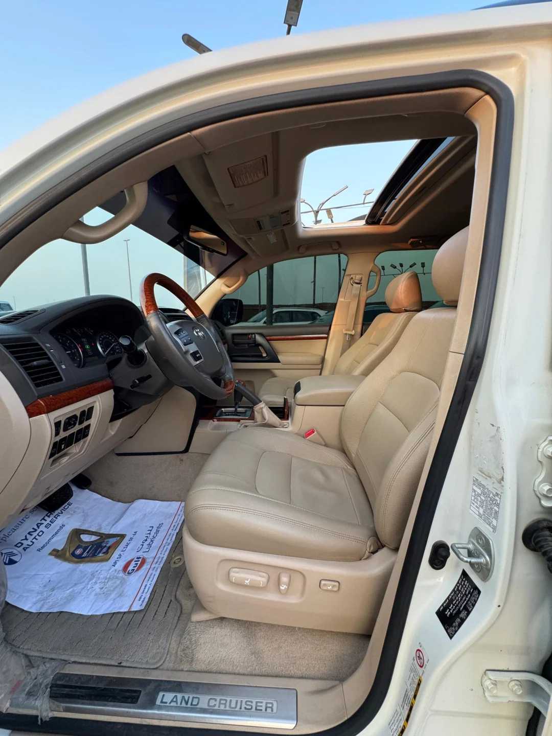 Car Image 2012 TOYOTA LAND CRUISER GX.R