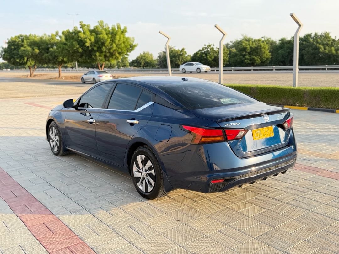 Car Image 2019 NISSAN ALTIMA SL